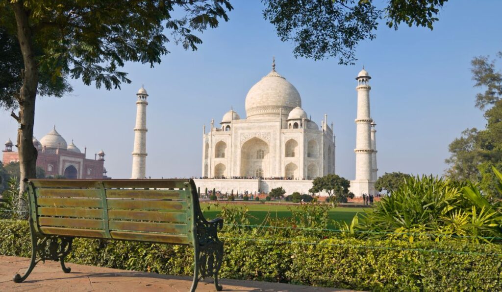 Timeless beauty of Taj Mahal – symbol of eternal love
