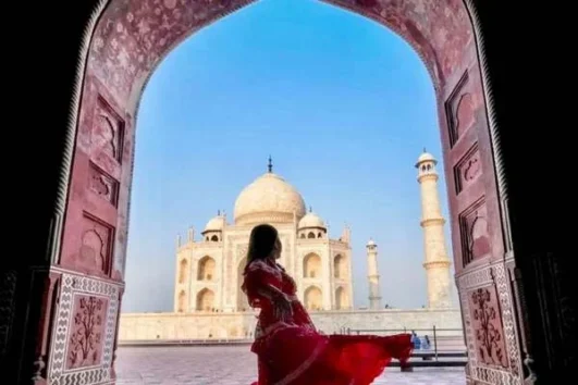 DISCOVERY OF INDIA WITH YOGA TEACHER