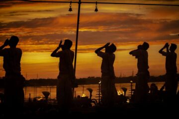 golden-triangle-with-varanasi-tour