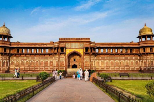taj-mahal-sunrise-sunset-luxury-overnight-experience